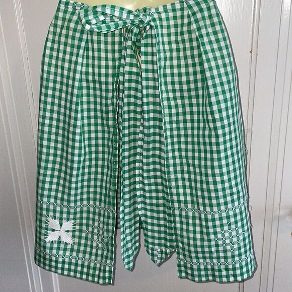 Sweet Vtg green & white checked apron with crochet hem - Picture 6 of 7